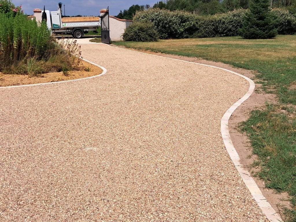 allée gravillonnée